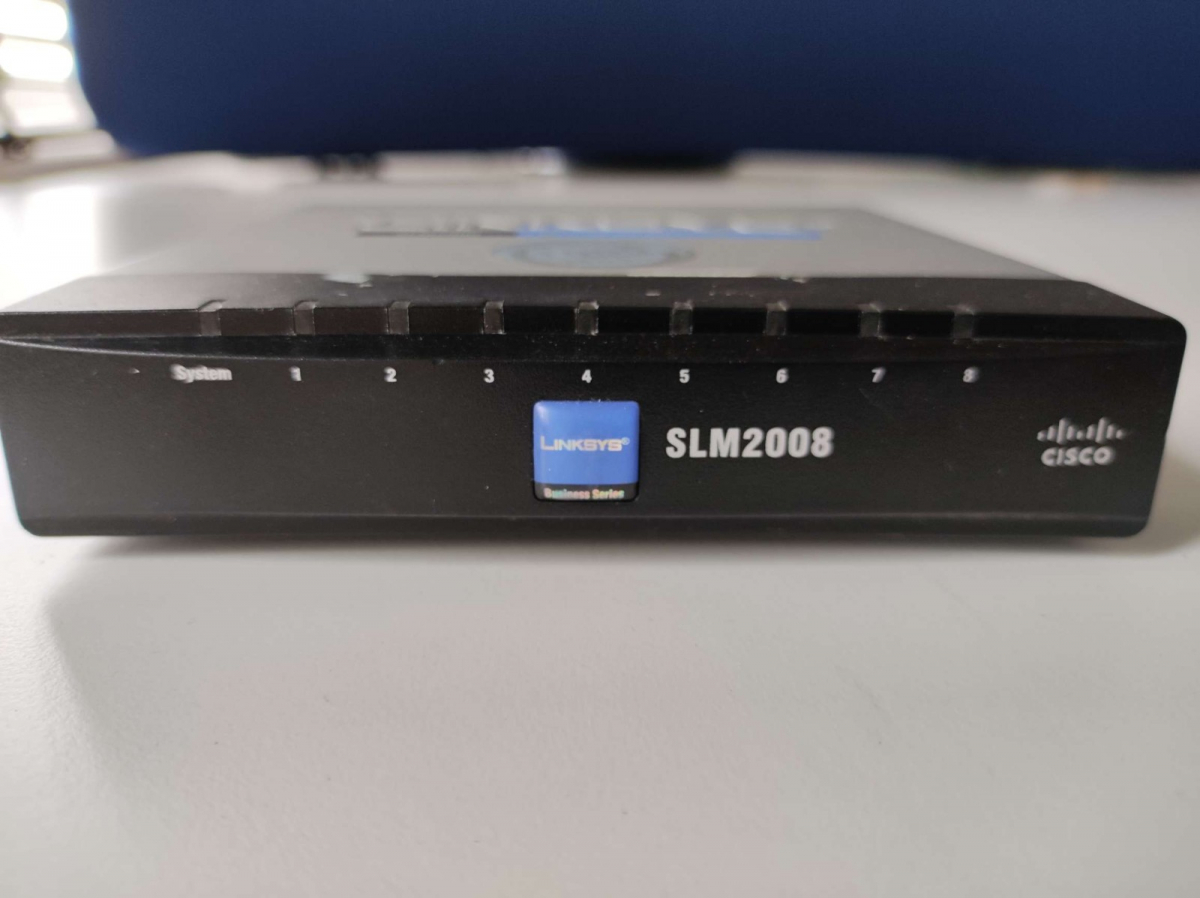 Switch Cisco/Linksys SLM2008