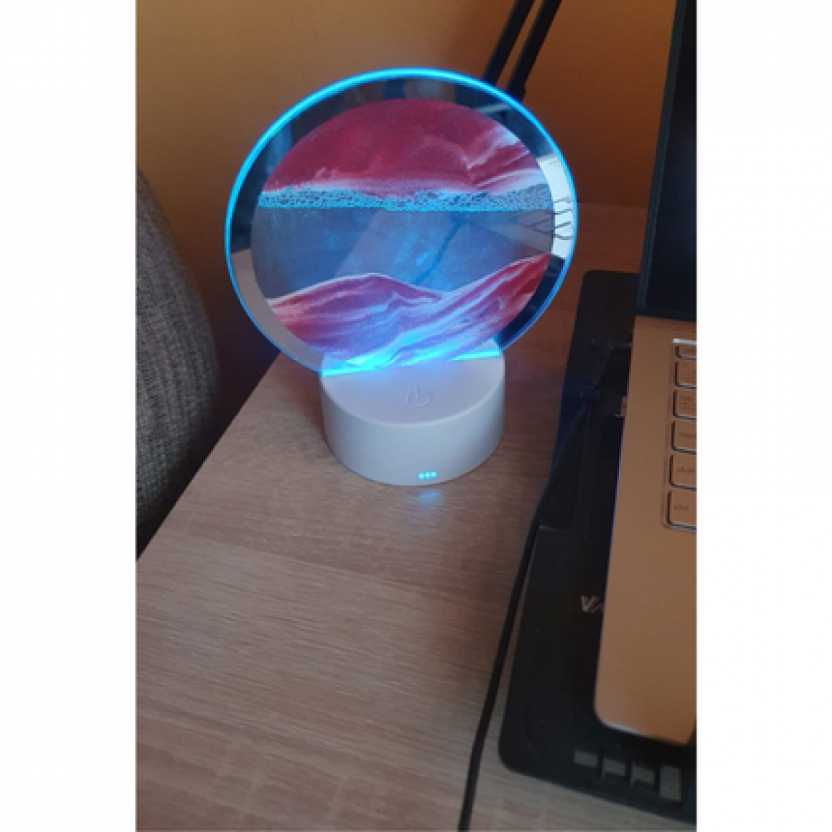 Kolorowa lampa z piaskiem 3D – dekoracja i relaks w jednym
