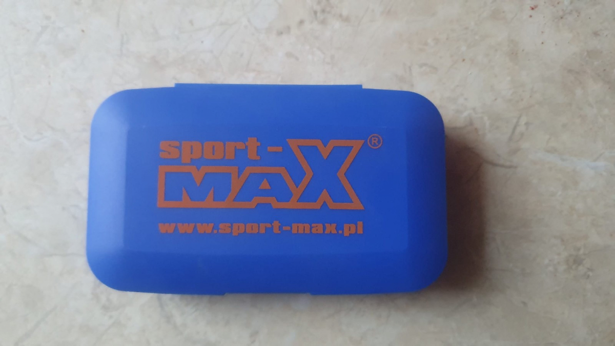 Pudełeczko na suplementy firmy sport-max