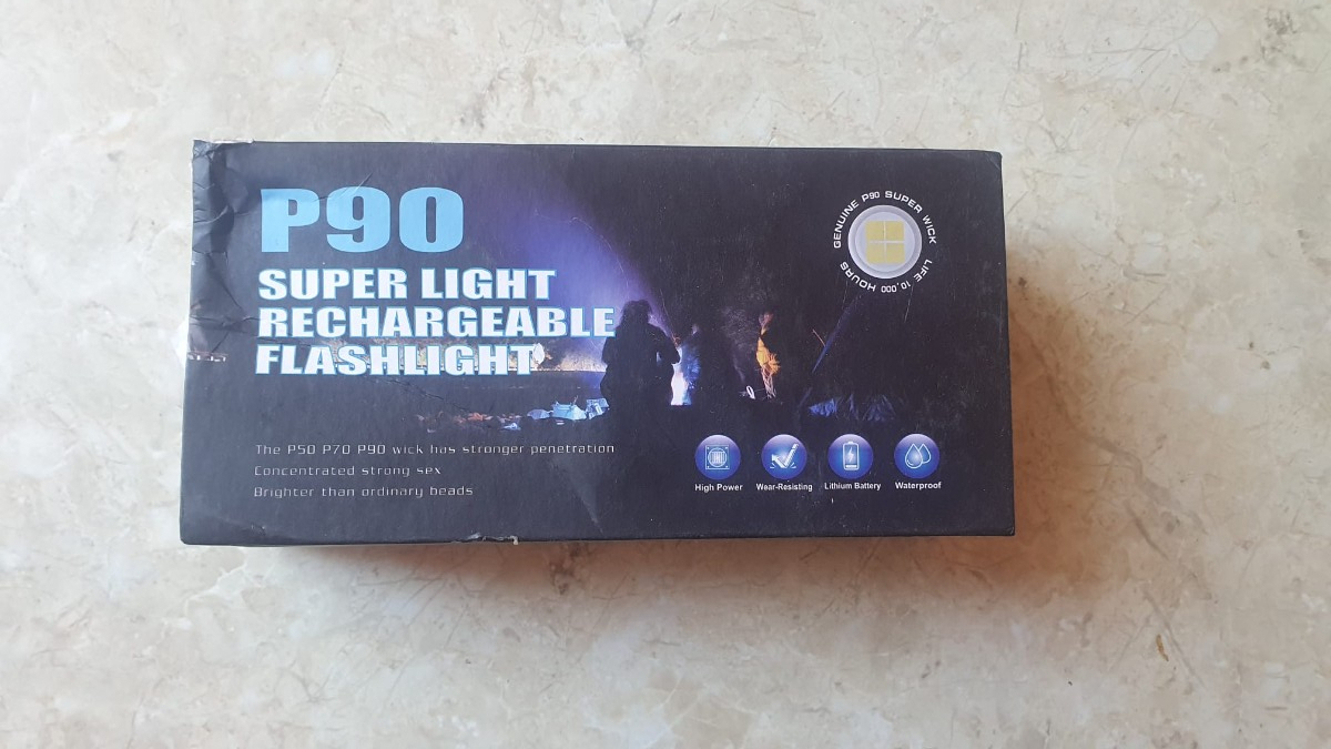 Superlekka ładowalna latarka P90, nie działająca i do naprawy