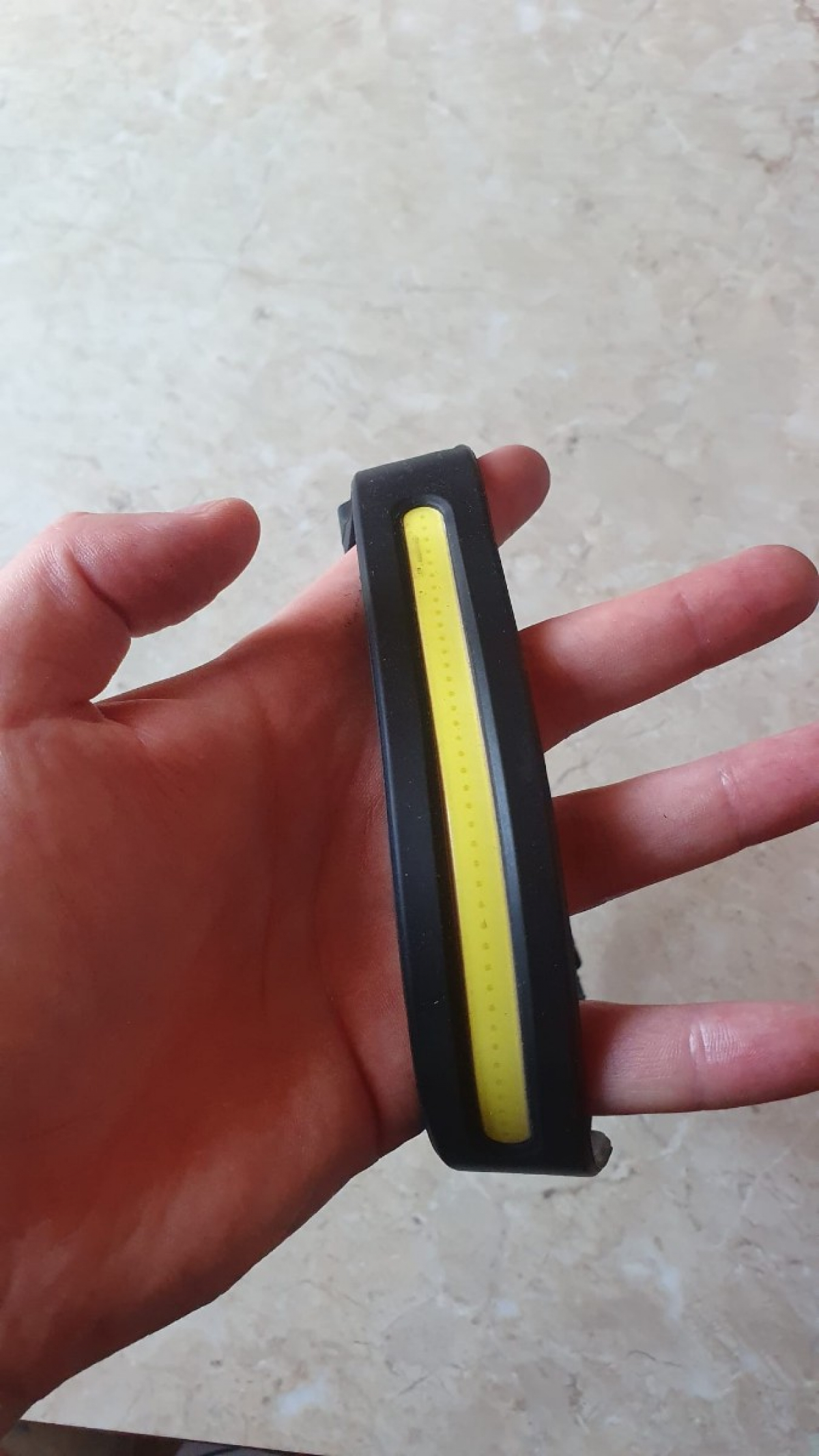 Latarka czołowa LED USB z czujnikiem ruchu – używana