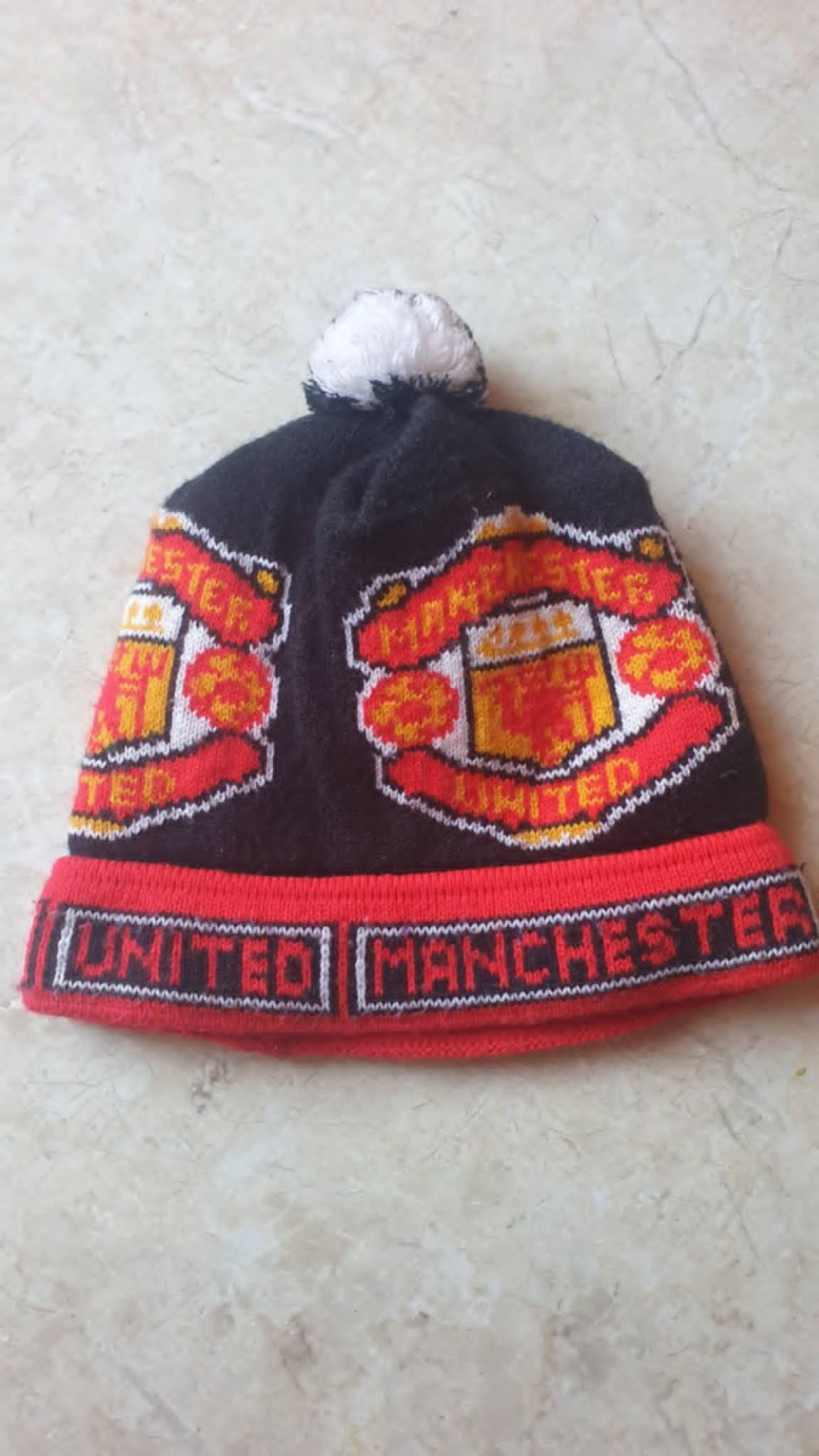 Czapka dziecięca Manchester United – dla małego fana Czerwonych Diabłów