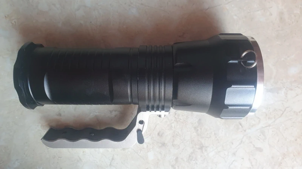 Latarka wielofunkcyjna (Multifunctional Portable Lamp) – używana, sprawna