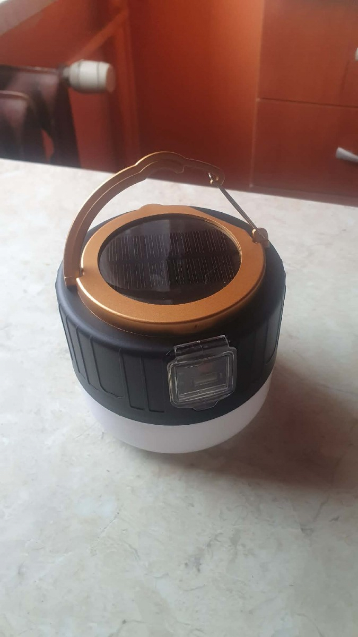 Latarka Kempingowa, Solarna LED 300-12000 lumenów